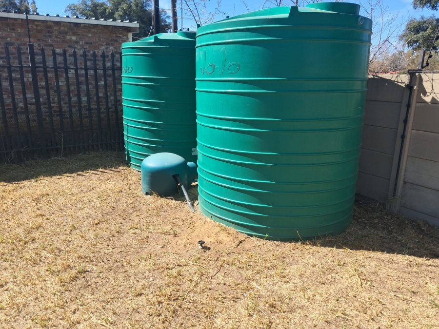 5 Bedroom Property for Sale in Flamingo Park Free State